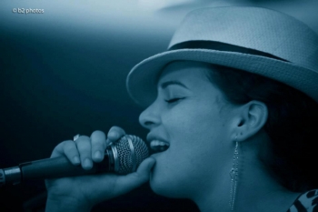 Ive Lorena e Cordel de Samba