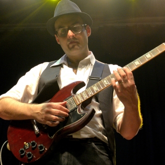 Fernando Filippi - Guitarra e vocais